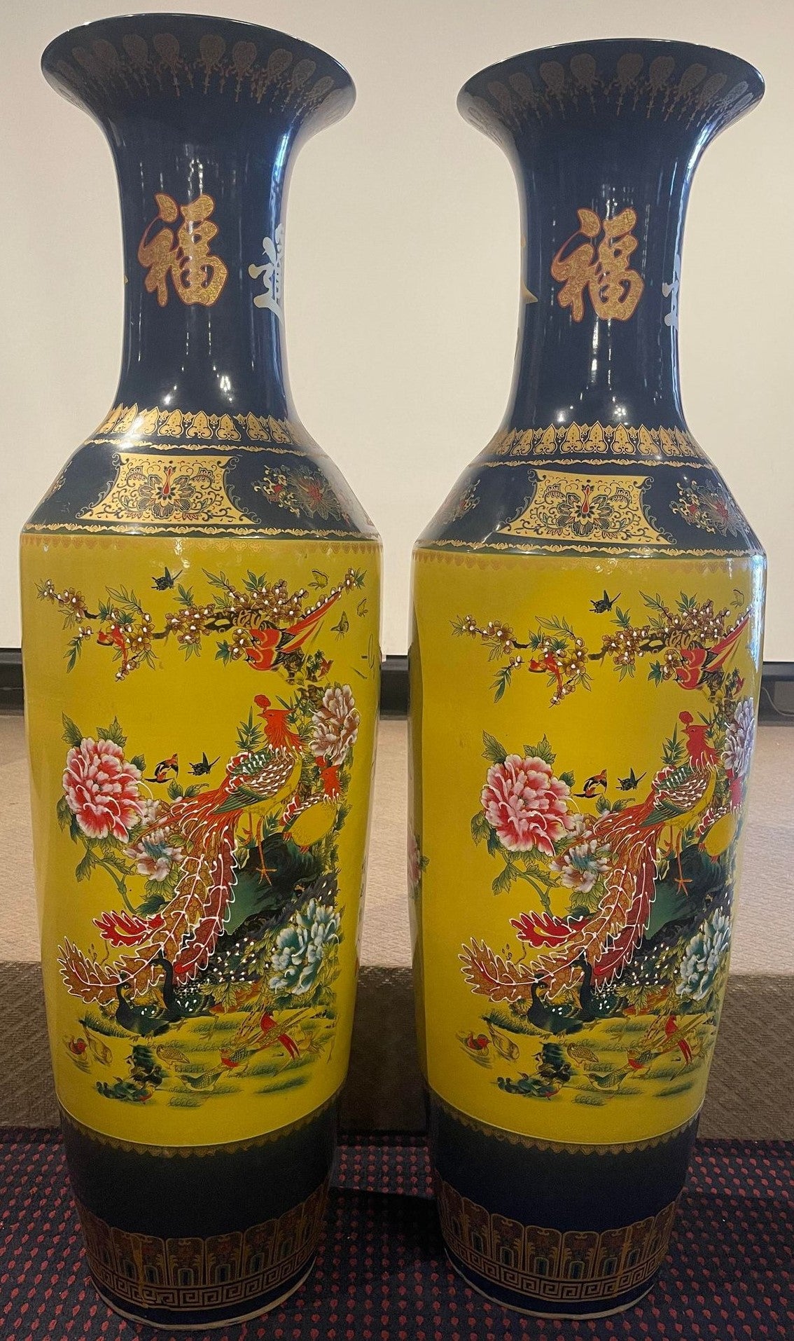 Cặp Bình Phong Thủy (Feng Shui Vases)